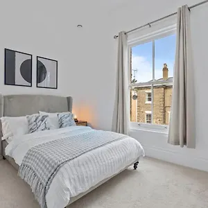 Cosy In The Heart Of Apartment