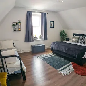 Phenix - Huge 3 Bed, Super Equipped Apartment. , Cardiff United Kingdom
